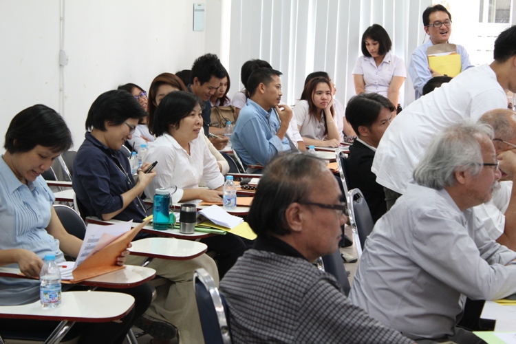 ตรวจวิทยานิพนธ์ นิสิต ชั้นปีที่ 5 ประจำการศึกษา 2556 สาขาวิชาสถาปัตยกรรม