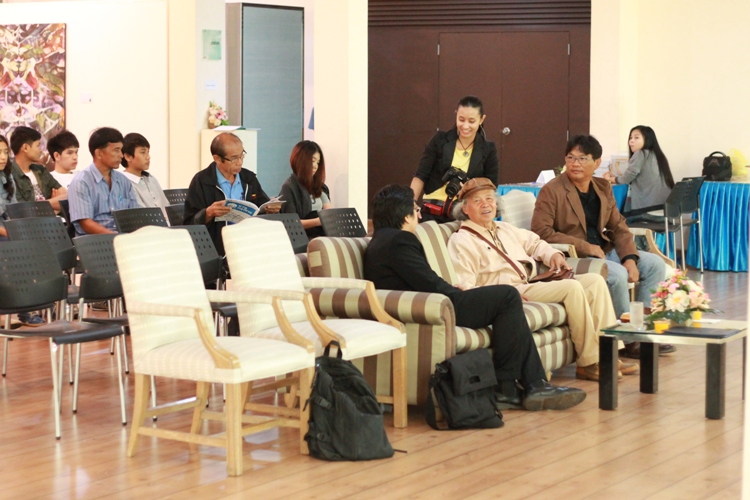 นิทรรศการจัดแสดงผลงานศิลปะนิพนธ์ของนิสิตชั้นปีที่ 4 สาขาวิชาออกแบบทัศนศิลป์ ปีการศึกษา 2556  