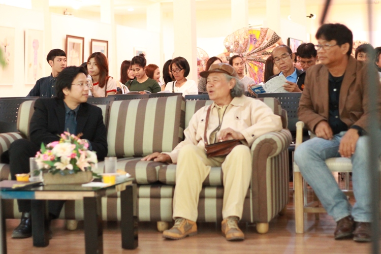 นิทรรศการจัดแสดงผลงานศิลปะนิพนธ์ของนิสิตชั้นปีที่ 4 สาขาวิชาออกแบบทัศนศิลป์ ปีการศึกษา 2556  