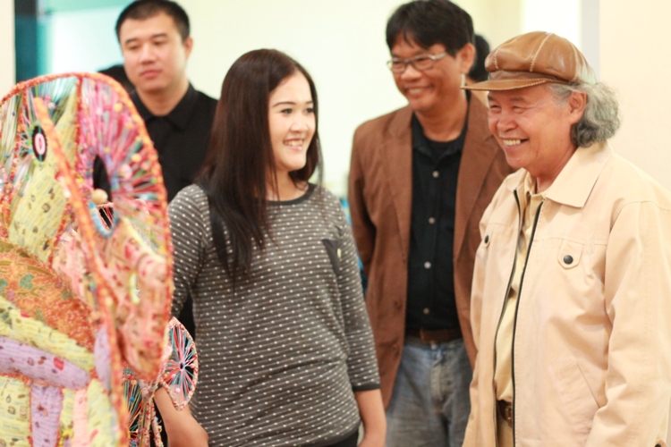นิทรรศการจัดแสดงผลงานศิลปะนิพนธ์ของนิสิตชั้นปีที่ 4 สาขาวิชาออกแบบทัศนศิลป์ ปีการศึกษา 2556  