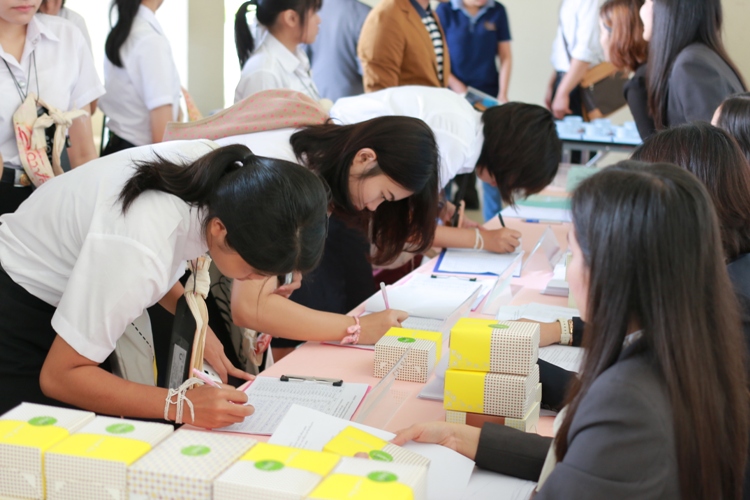 โครงการ ปฐมนิเทศนิสิตใหม่และพบผู้ปกครอง ประจำปีการศึกษา 2557