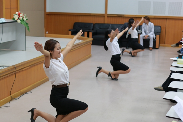 โครงการ ปฐมนิเทศนิสิตใหม่และพบผู้ปกครอง ประจำปีการศึกษา 2557