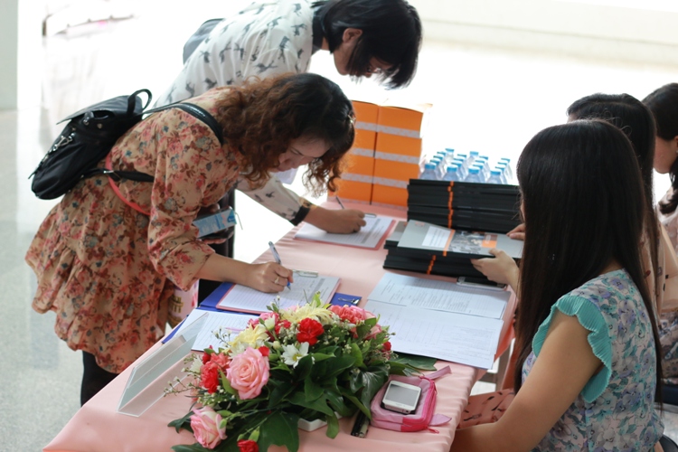 โครงการ ปฐมนิเทศนิสิตระดับบัณฑิตศึกษา ประจำปีการศึกษา 2557