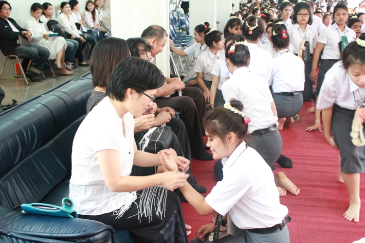โครงการไหว้ครูและครอบครู ประจำปีการศึกษา 2557