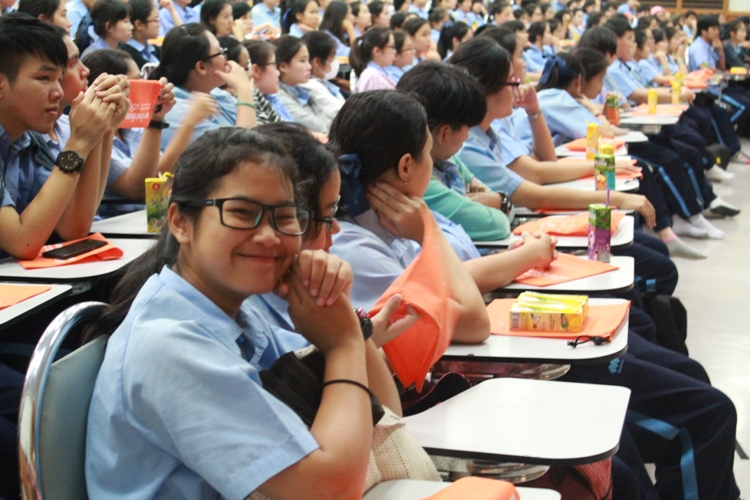 แนะแนวนักเรียนชั้นมัธยมศึกษา ปีที่ 6 โรงเรียนนารีรัตน์ จังหวัดแพร่