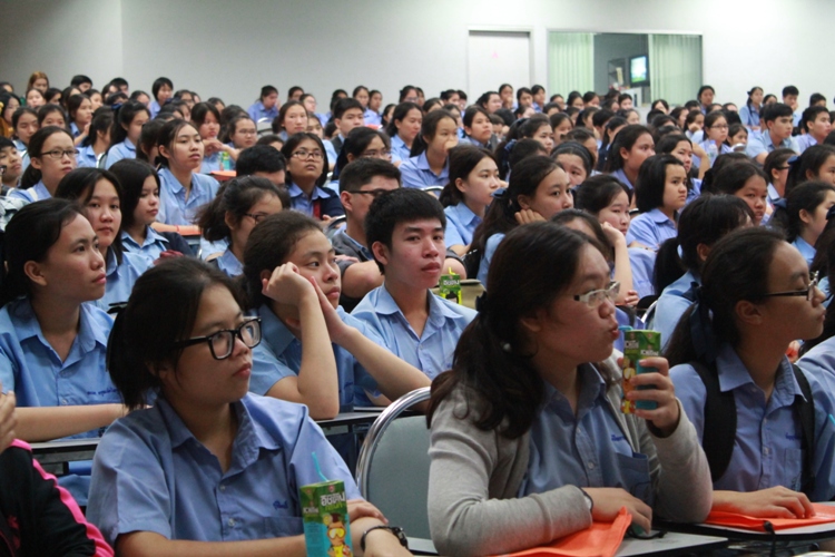 แนะแนวนักเรียนชั้นมัธยมศึกษา ปีที่ 6 โรงเรียนนารีรัตน์ จังหวัดแพร่