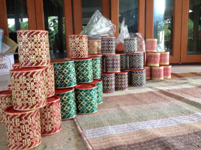 รองศาสตราจารย์ดร.นิรัช สุดสังข์  ได้รับการจดสิทธิบัตร ผลงานการออกแบบผลิตภัณฑ์ จำนวน 48 ผลงาน  