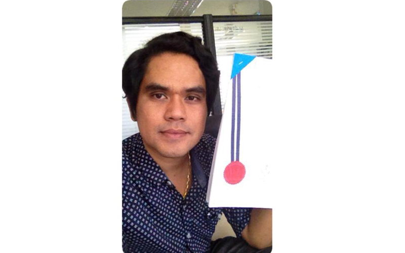 รองศาสตราจารย์ดร.นิรัช สุดสังข์  ได้รับการจดสิทธิบัตร ผลงานการออกแบบผลิตภัณฑ์ จำนวน 48 ผลงาน  