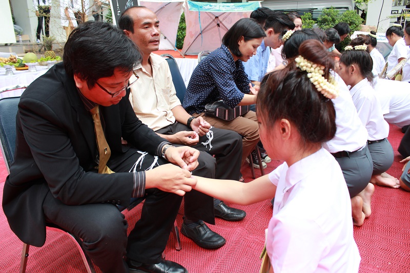 พิธีไหว้ครูและครอบครู ประจำปีการศึกษา 2558