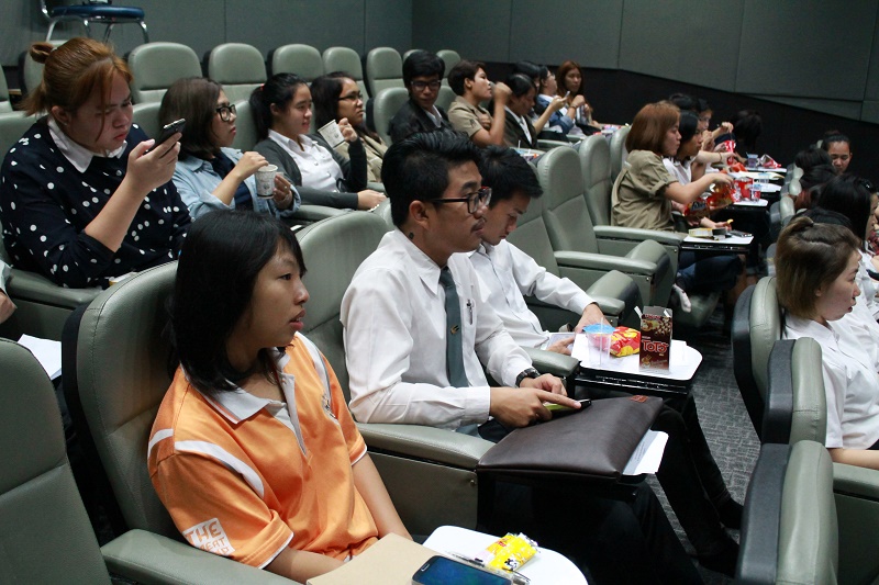 ถ่ายทอดสดงานกิจกรรมบรรยายเรื่อง " ฟังแล้วรวย : SMEs Talk"