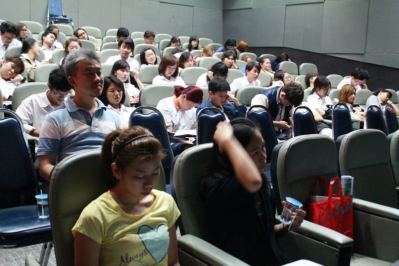 ถ่ายทอดสดงานกิจกรรมบรรยายเรื่อง " ฟังแล้วรวย : SMEs Talk"