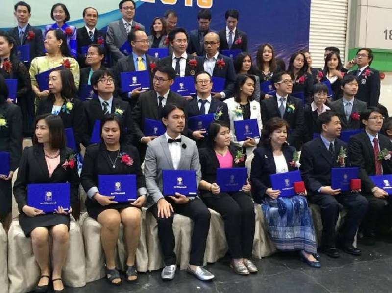 ดร.ดนัย เรียบสกุล ได้รับรางวัลสภาวิจัยแห่งชาติ : รางวัลวิทยานิพนธ์ระดับดี ประจำปี 2558 