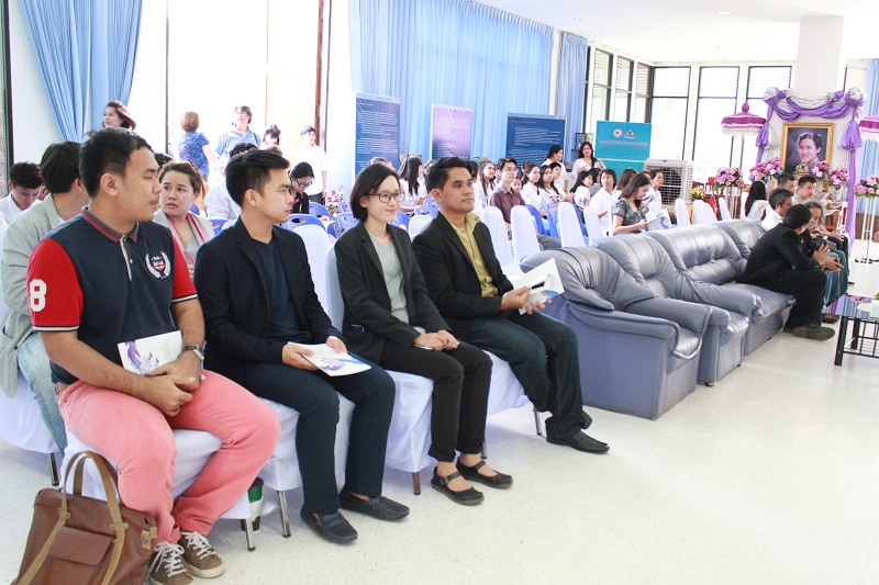 นิทรรศการศิลปกรรมผลงานศิลปนิพนธ์ของนิสิตชั้นปีที่ 4 สาขาวิชาออกแบบทัศนศิลป์ ประจำปีการศึกษา 2558 