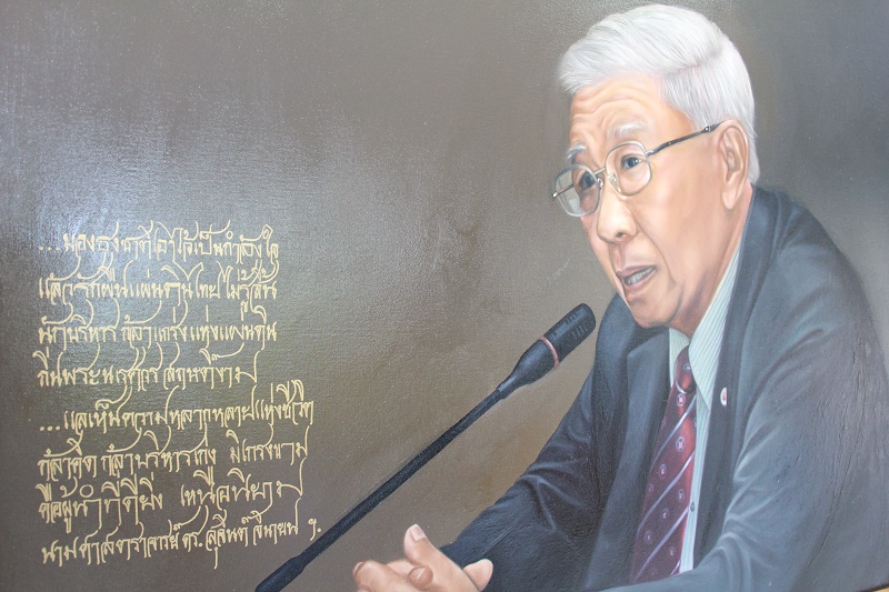 นิทรรศการศิลปกรรมผลงานศิลปนิพนธ์ของนิสิตชั้นปีที่ 4 สาขาวิชาออกแบบทัศนศิลป์ ประจำปีการศึกษา 2558 
