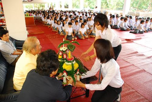 พิธีไหว้ครูและครอบครู ปีการศึกษา 2551