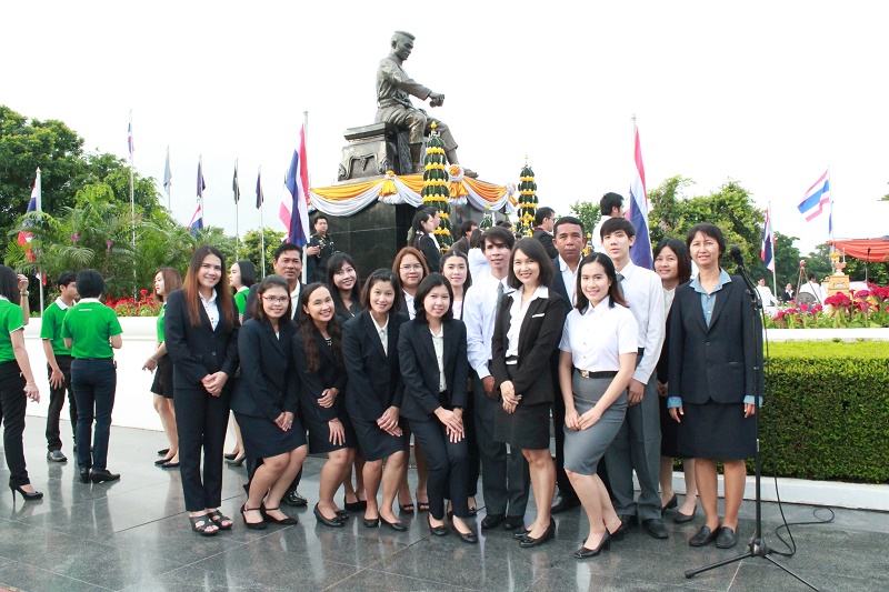 พิธีบวงสรวง สมเด็จพระนเรศวรมหาราชในวันคล้ายวันสถาปนามหาวิทยาลัยเนรศวร 