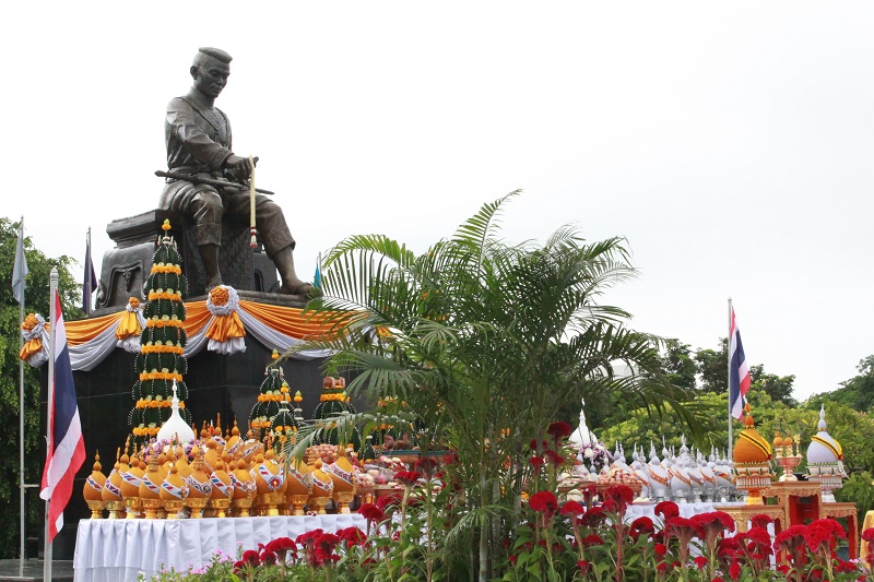 พิธีบวงสรวง สมเด็จพระนเรศวรมหาราชในวันคล้ายวันสถาปนามหาวิทยาลัยเนรศวร 