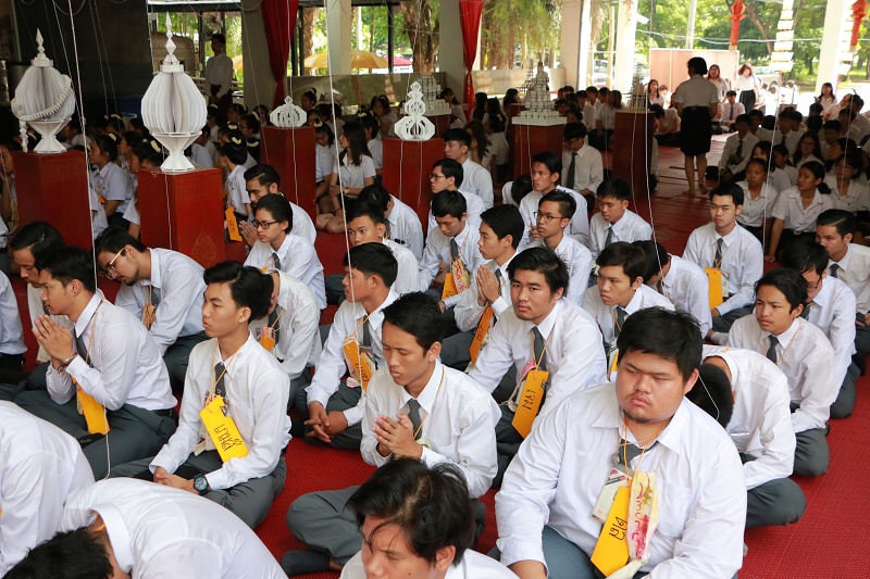 พิธีไหว้ครูและครอบครัวประจำปีการศึกษา 2559