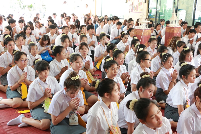 พิธีไหว้ครูและครอบครัวประจำปีการศึกษา 2559