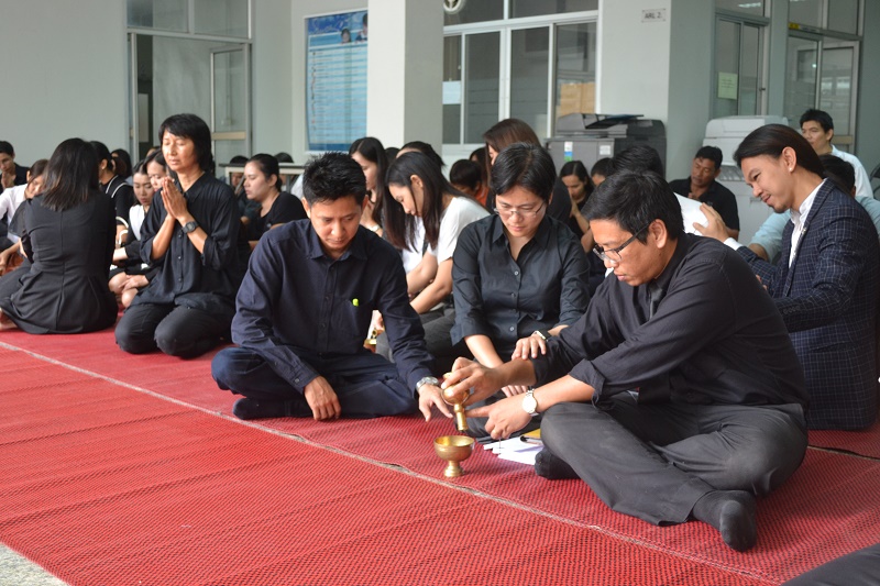 ทำบุญปีใหม่ 2560