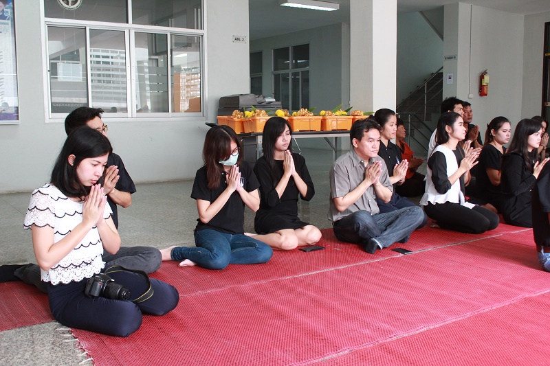 ทำบุญปีใหม่ 2560