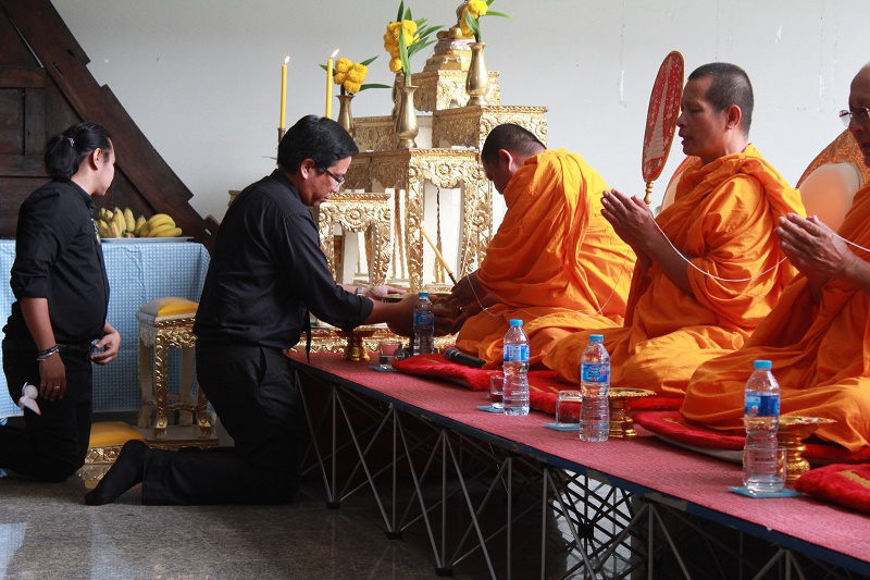 ทำบุญปีใหม่ 2560