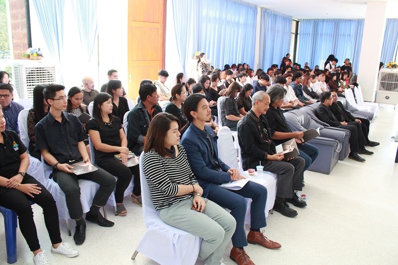 นิทรรศการสร้างสรรค์ประติมากรรมร่วมสมัย "นิทานรัก" 