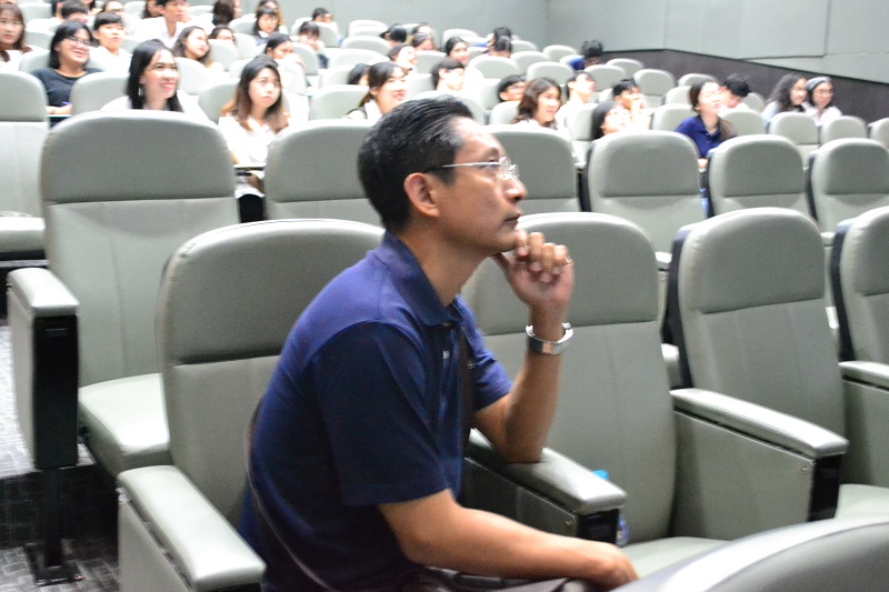 บรรยายพิเศษ การปฏิบัติวิชาชีพในสำนักงาน