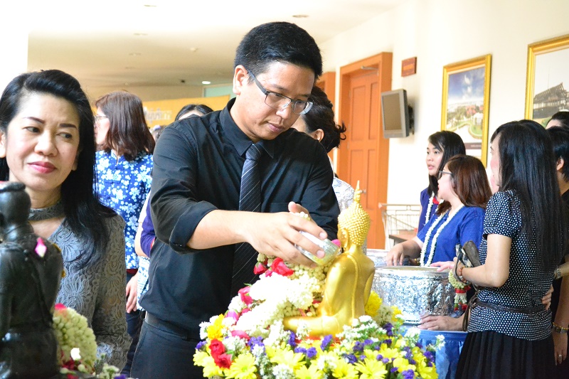 งานประเพณีสงกรานต์มหาวิทยาลัยนเรศวร