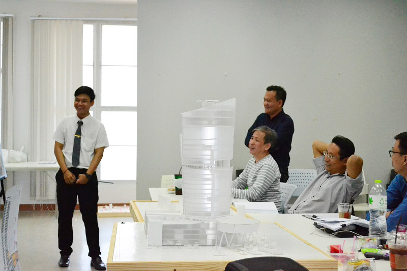 ตรวจผลงานวิทยานิพนธ์ นิสิตชั้นปีที่ 5 สาขาสถาปัตยกรรม ประจำปีการศึกษา 2559
