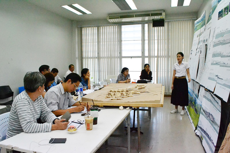ตรวจผลงานวิทยานิพนธ์ นิสิตชั้นปีที่ 5 สาขาสถาปัตยกรรม ประจำปีการศึกษา 2559