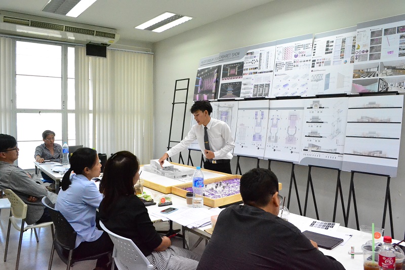 ตรวจผลงานวิทยานิพนธ์ นิสิตชั้นปีที่ 5 สาขาสถาปัตยกรรม ประจำปีการศึกษา 2559