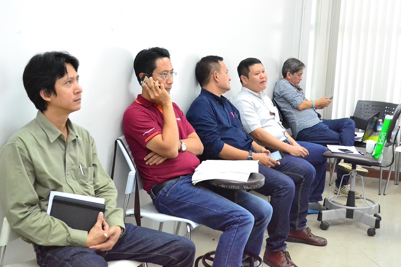 ตรวจผลงานวิทยานิพนธ์ นิสิตชั้นปีที่ 5 สาขาสถาปัตยกรรม ประจำปีการศึกษา 2559