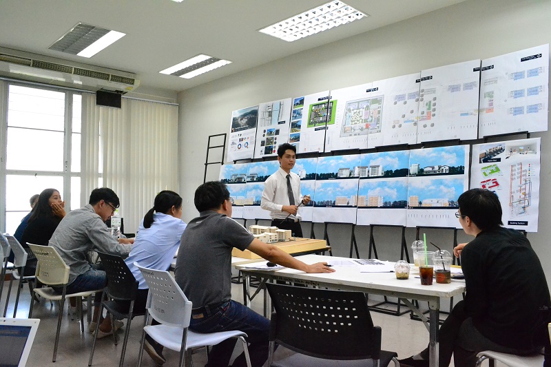 ตรวจผลงานวิทยานิพนธ์ นิสิตชั้นปีที่ 5 สาขาสถาปัตยกรรม ประจำปีการศึกษา 2559