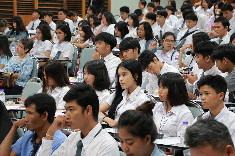 โครงการปฐมนิเทศนิสิตใหม่และพบผู้ปกครองประจำปีการศึกษา 2560