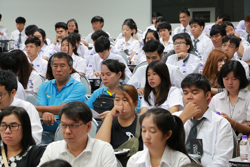 โครงการปฐมนิเทศนิสิตใหม่และพบผู้ปกครองประจำปีการศึกษา 2560