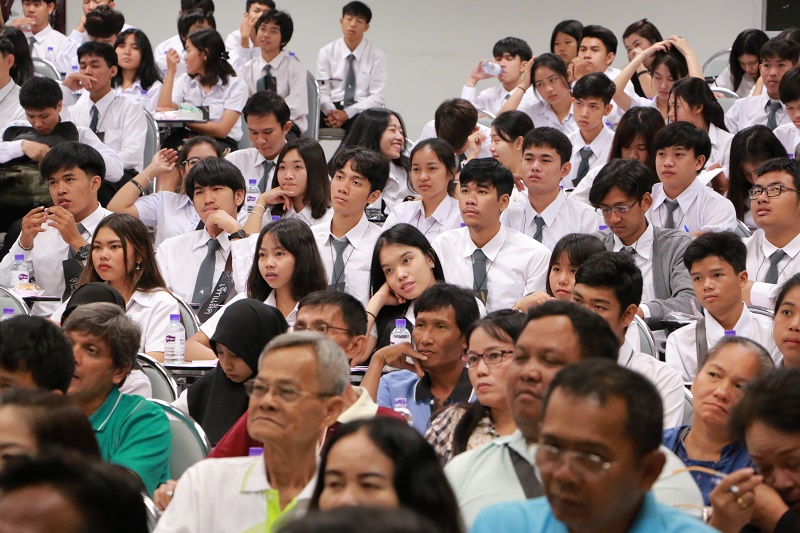 โครงการปฐมนิเทศนิสิตใหม่และพบผู้ปกครองประจำปีการศึกษา 2560