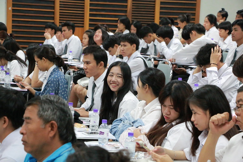 โครงการปฐมนิเทศนิสิตใหม่และพบผู้ปกครองประจำปีการศึกษา 2560