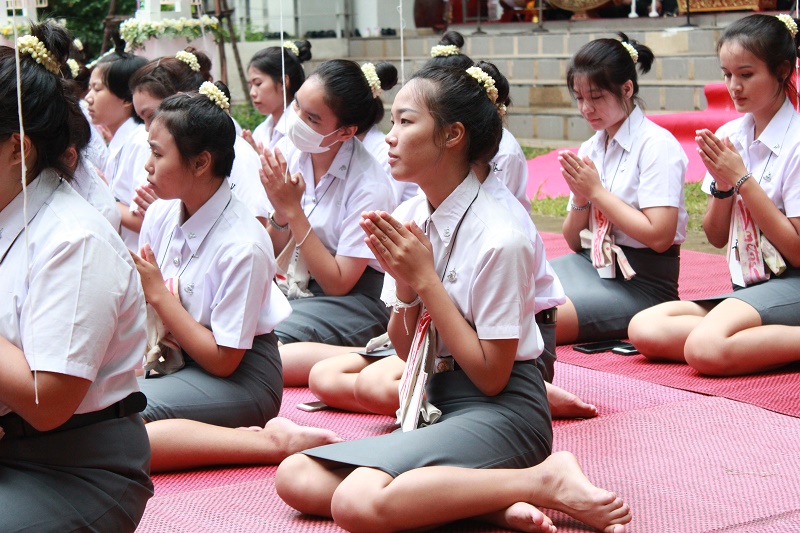 พิธีไหว้ครูและครอบครู ประจำปีการศึกษา 2560