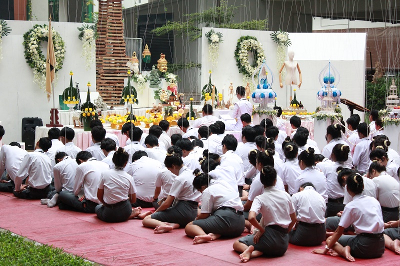 พิธีไหว้ครูและครอบครู ประจำปีการศึกษา 2560