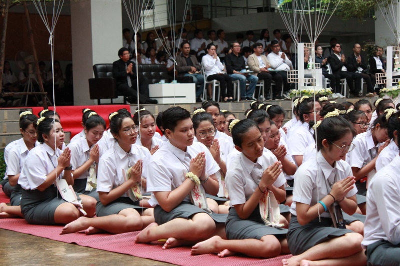พิธีไหว้ครูและครอบครู ประจำปีการศึกษา 2560