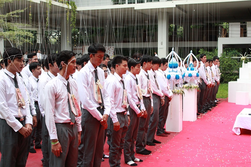 พิธีไหว้ครูและครอบครู ประจำปีการศึกษา 2560