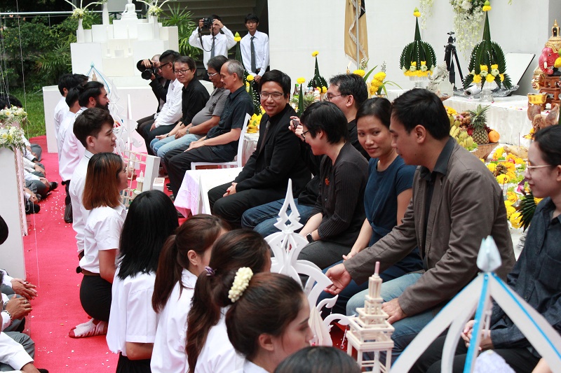 พิธีไหว้ครูและครอบครู ประจำปีการศึกษา 2560