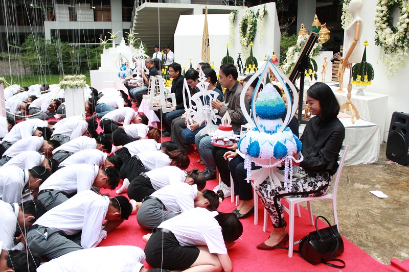 พิธีไหว้ครูและครอบครู ประจำปีการศึกษา 2560