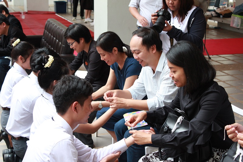 พิธีไหว้ครูและครอบครู ประจำปีการศึกษา 2560