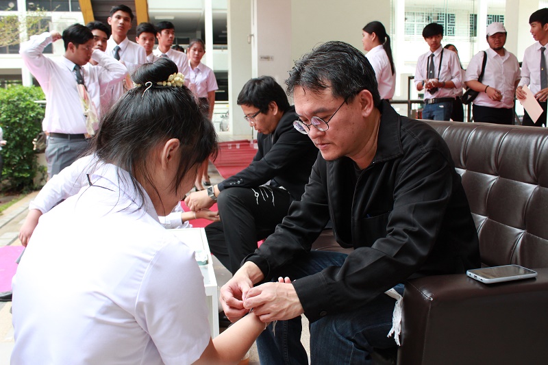 พิธีไหว้ครูและครอบครู ประจำปีการศึกษา 2560