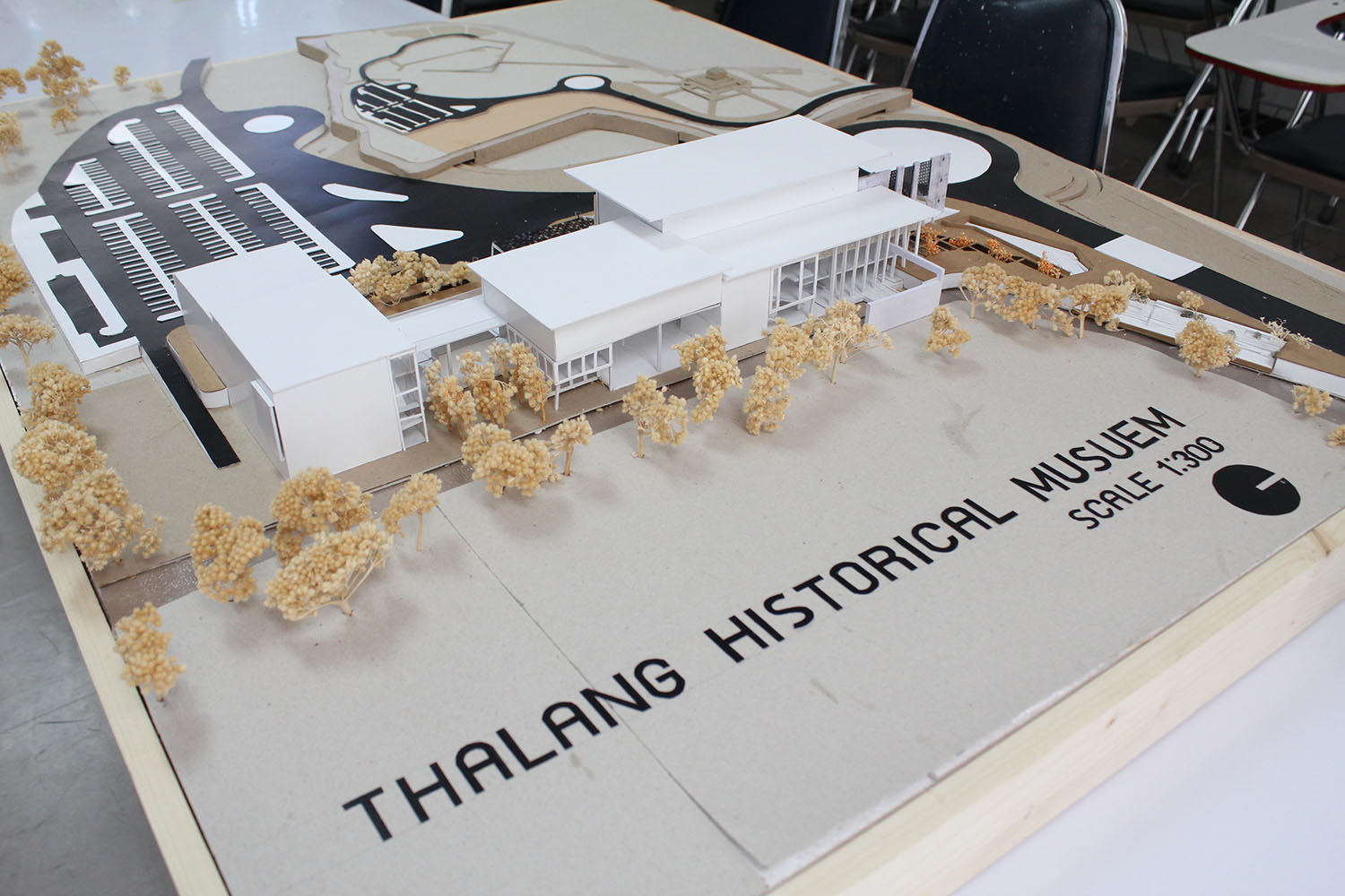 ผลงานวิทยานิพนธ์ ปีการศึกษา 2556